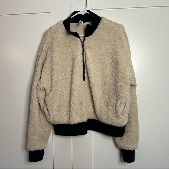 Fabletics Dream Polar Fleece Pullover Large cream black cropped half zip Sherpa - Picture 4 of 10